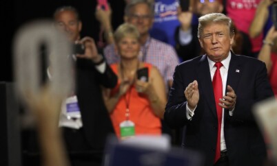 Konspirerer om at Trump står bak en «kommende storm»